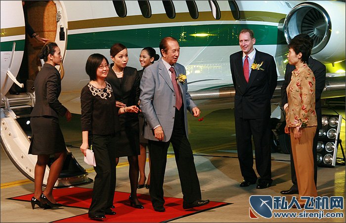 澳门首富赌王的私人飞机豪客750和其奢华生活
